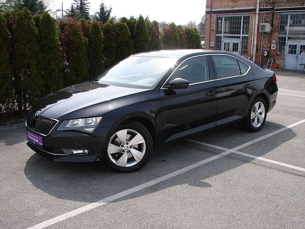 Skoda Superb 2,0 TDI Ambition DSG **SHZ, NAVI, PARKPILOT, TE…