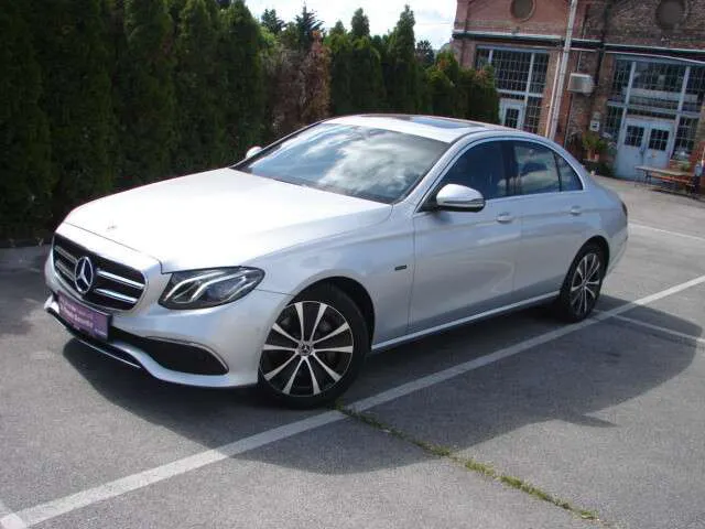 Mercedes-Benz E 300 de Avantgarde Aut.