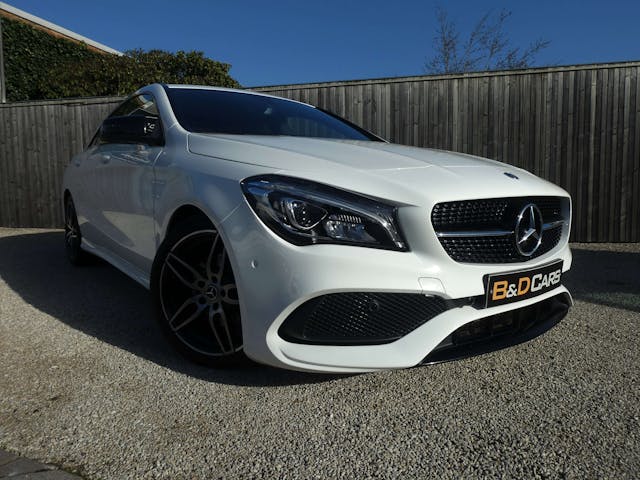 Mercedes-Benz CLA 200 AMG LINE * FULL-LED/ZETELVERW./CAMERA/18″/PDC/NAVI bei B&D Cars in 8791 - Beveren-Leie